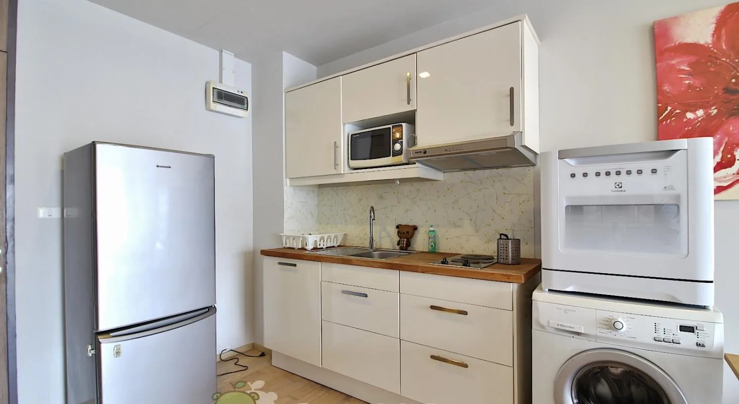 Property photos for Noble Refine