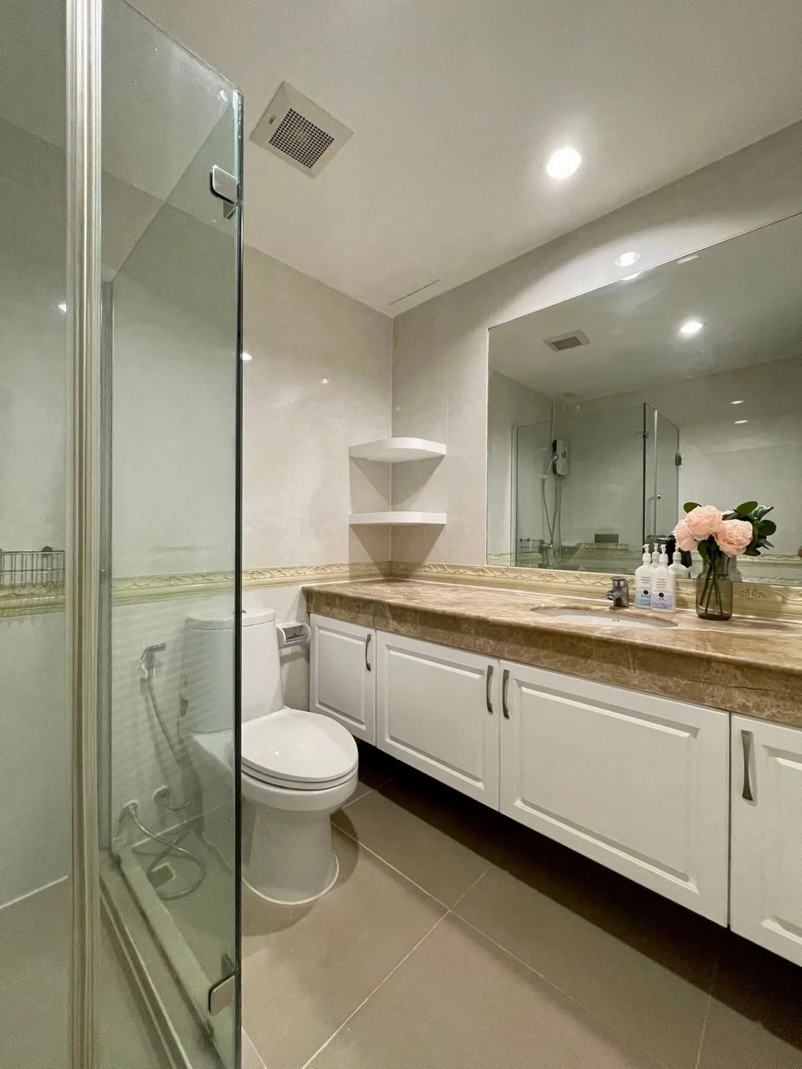 Property photos for Symphony Sukhumvit