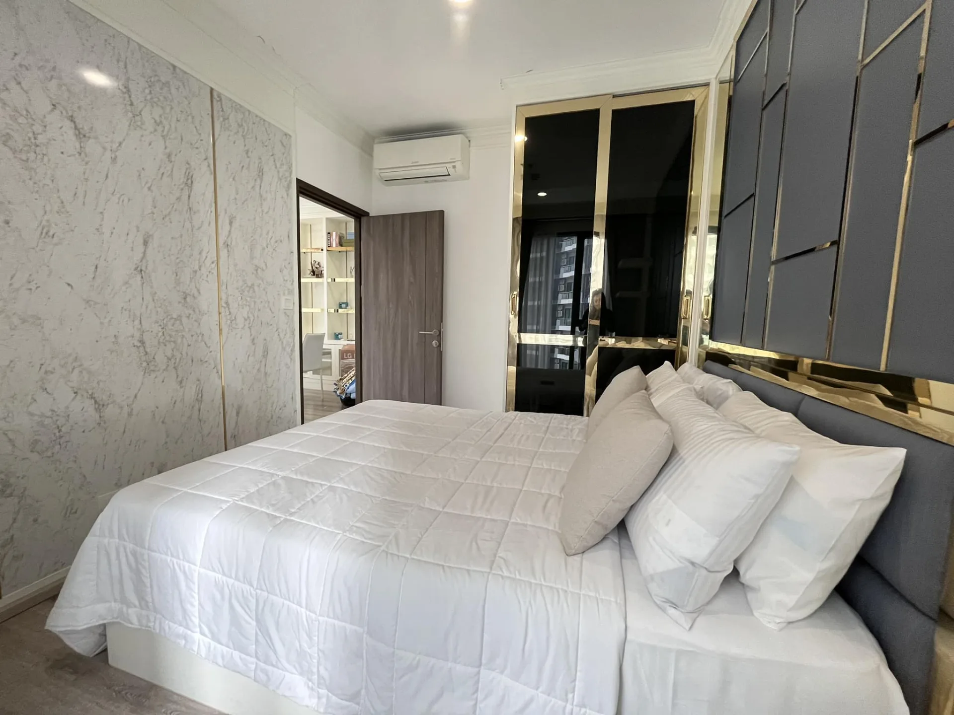 Property photos for Ideo Mobi Asoke