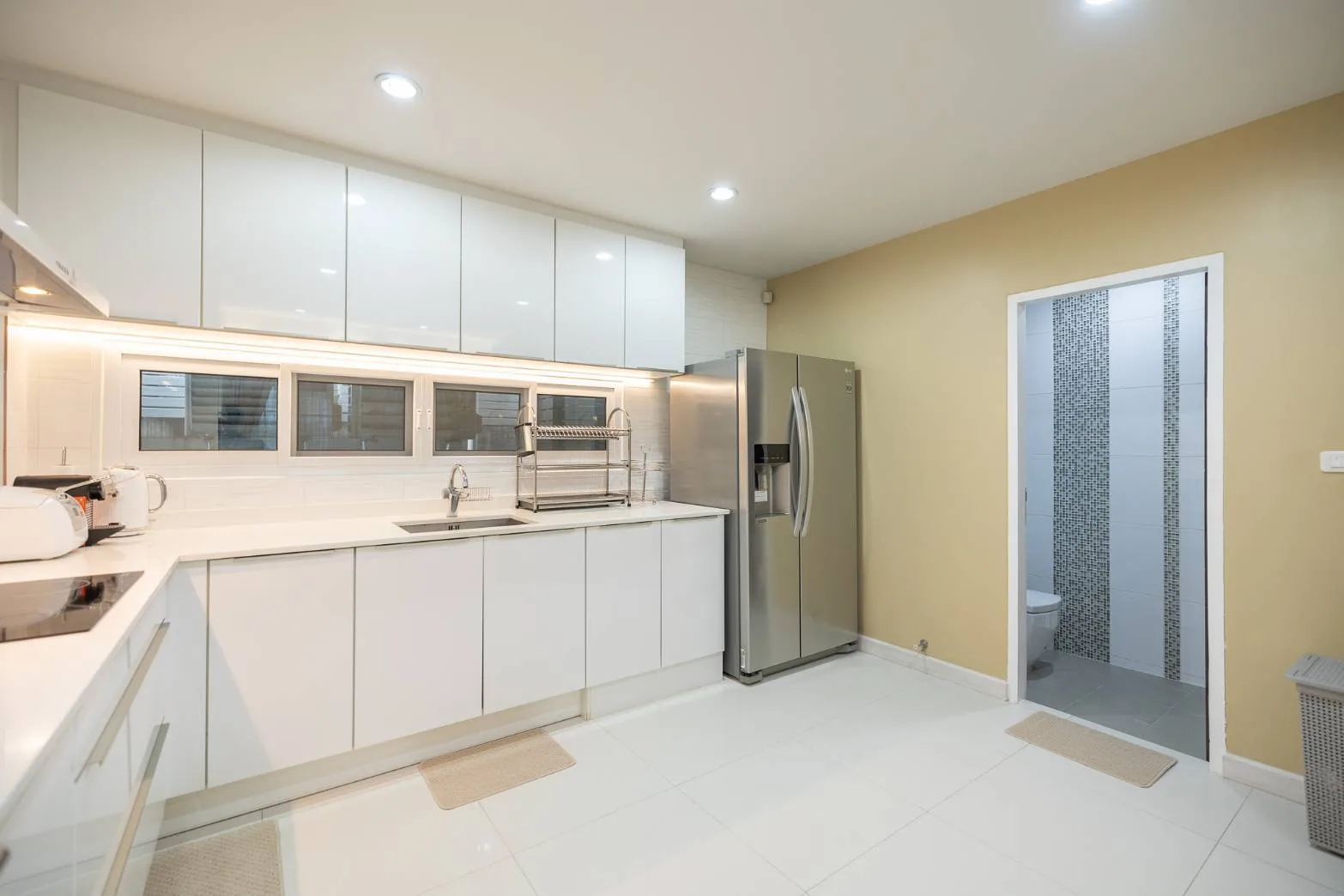Property photos for Bless Town Sukhumvit 50