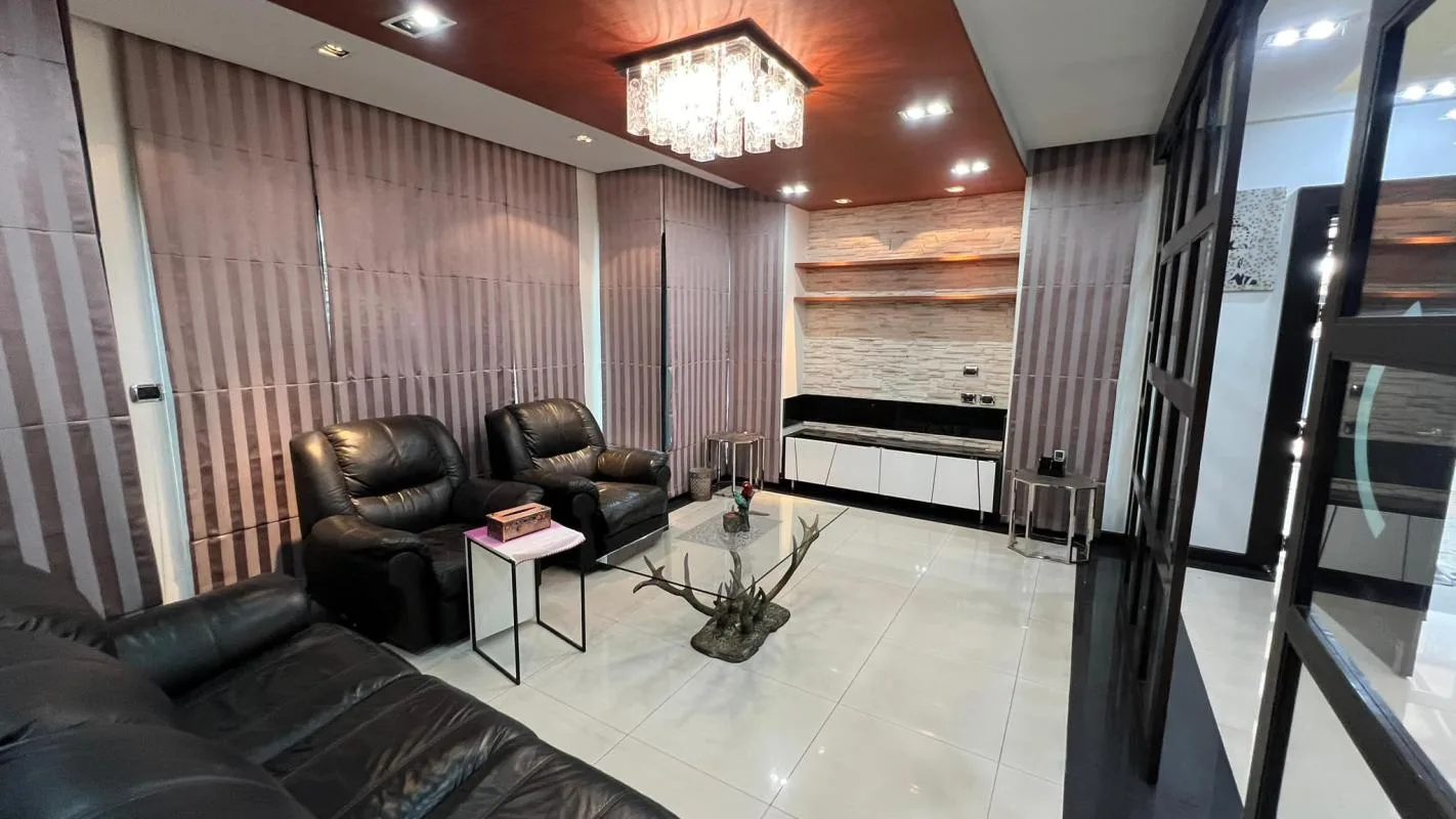 Property photos for Townhouse Suk 26