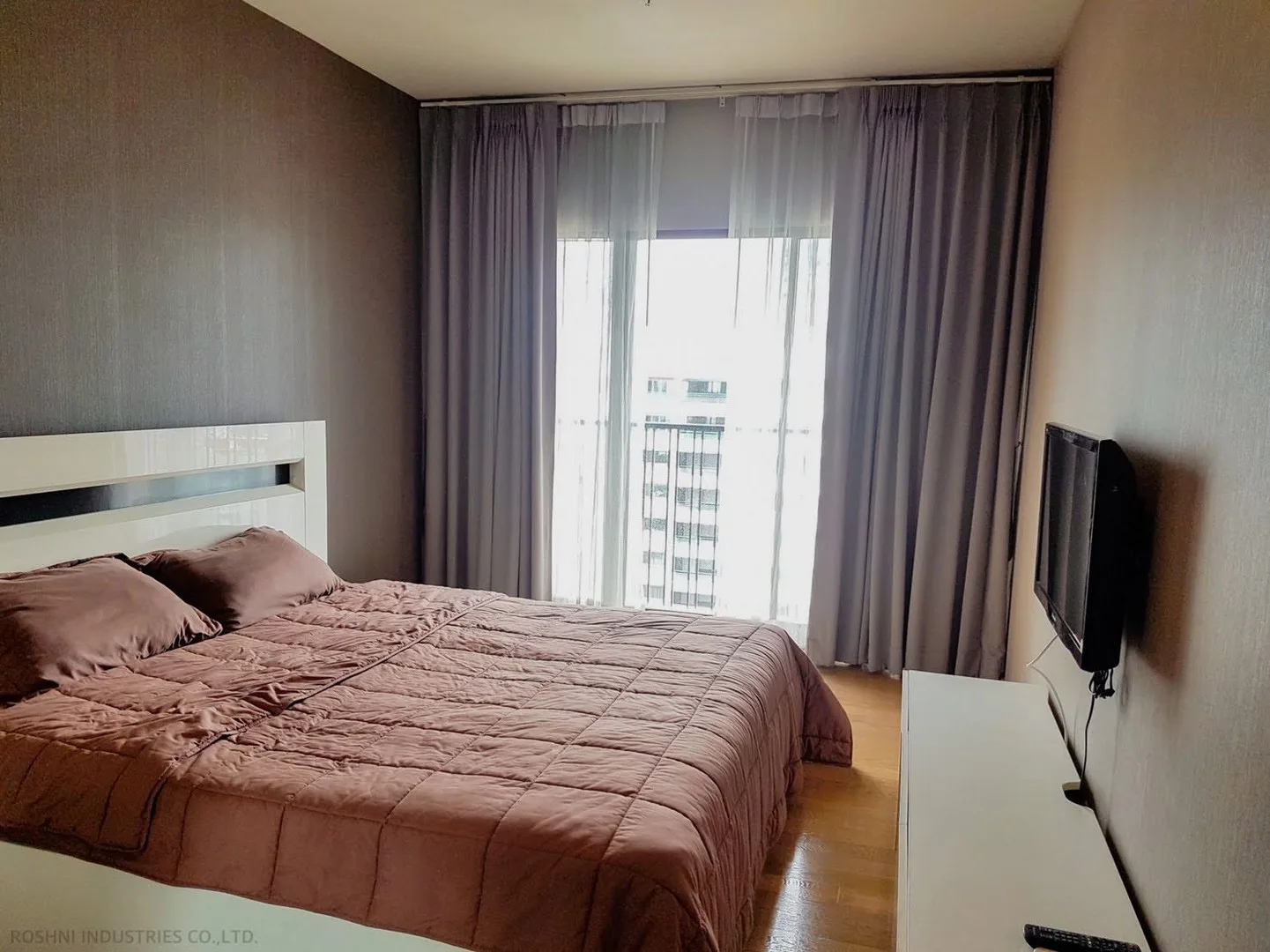 Property photos for Noble Refine