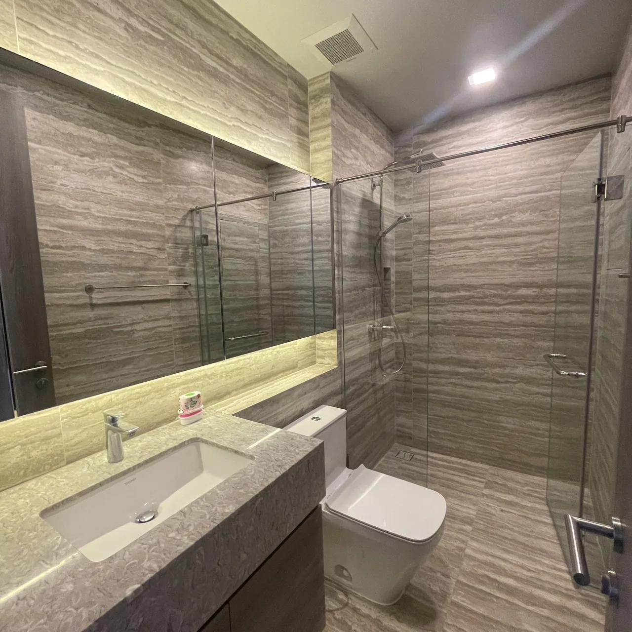 Property photos for Celes Asoke
