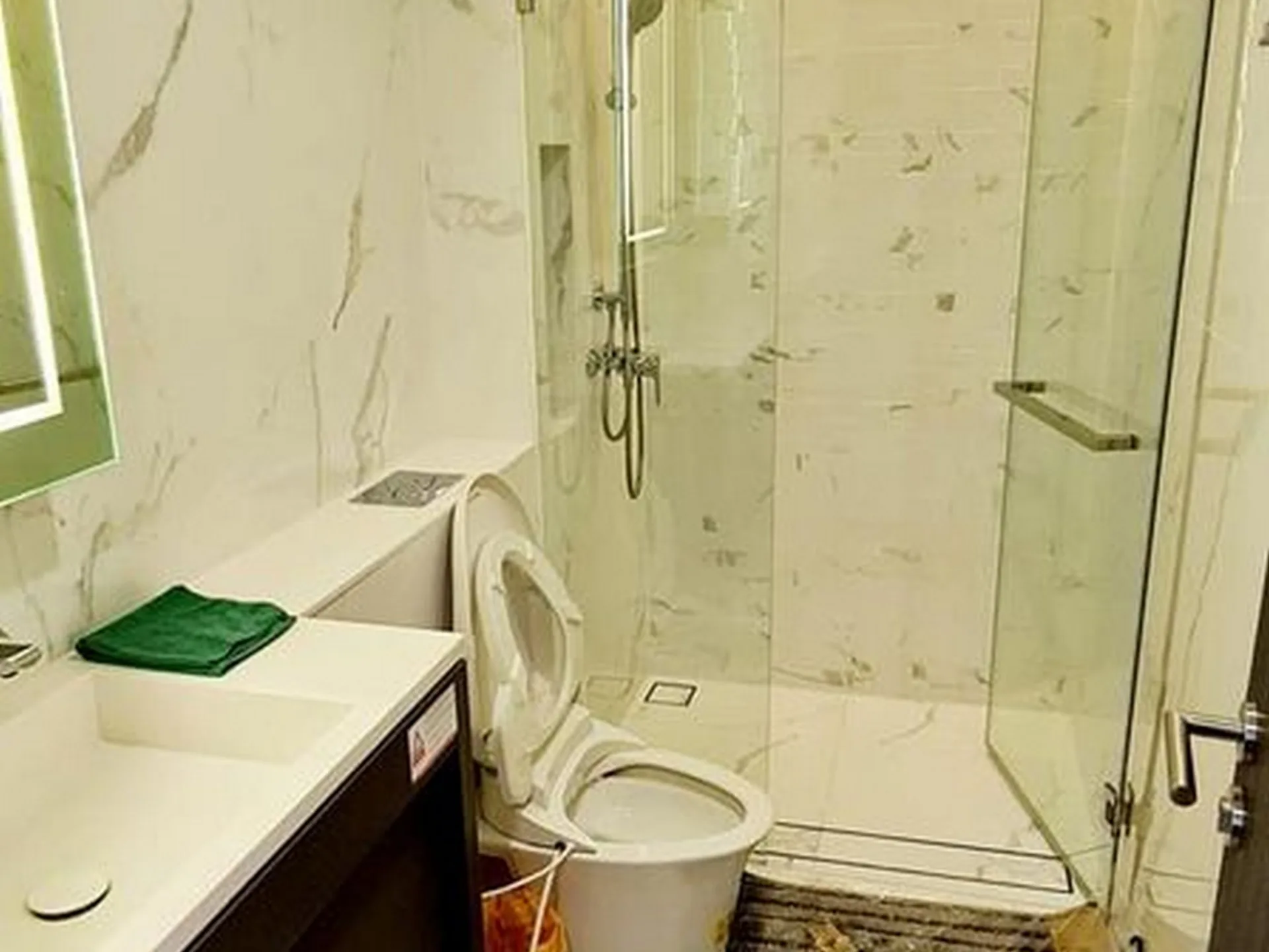 Property photos for Siamese Exclusive Queens