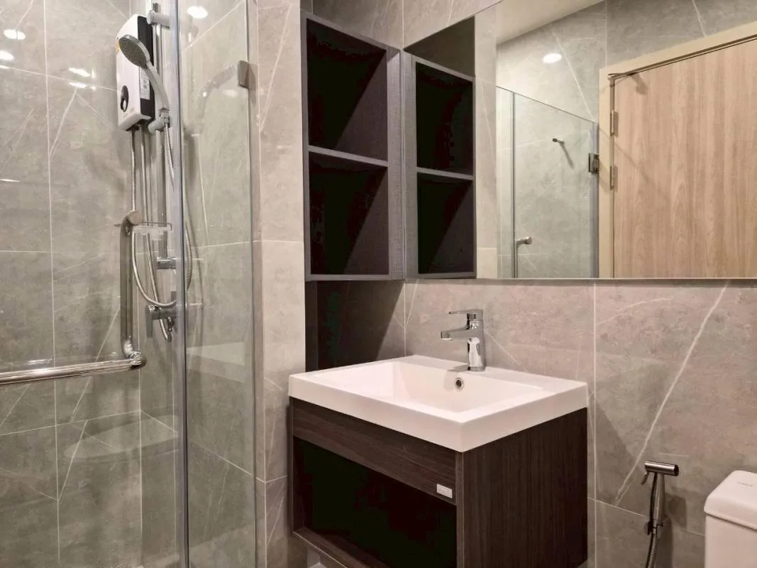 Property photos for Nue District R9