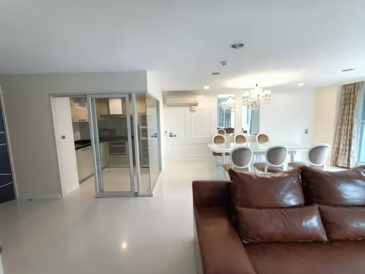 Property photos for The Crest Sukhumvit 24