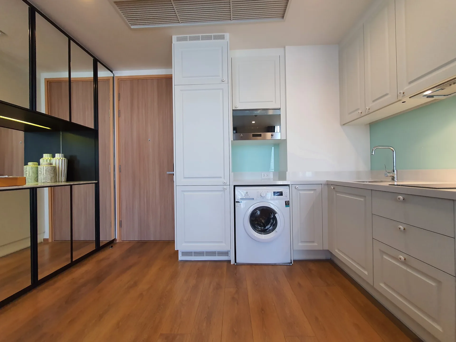Property photos for Noble BE 33