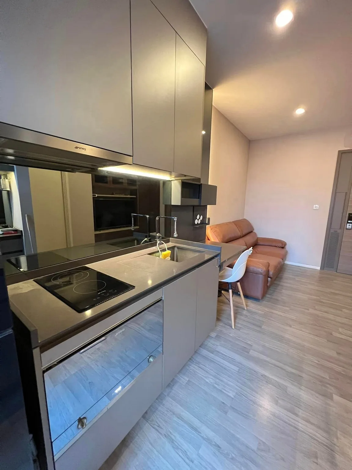 Property photos for The Room Sukhumvit 69