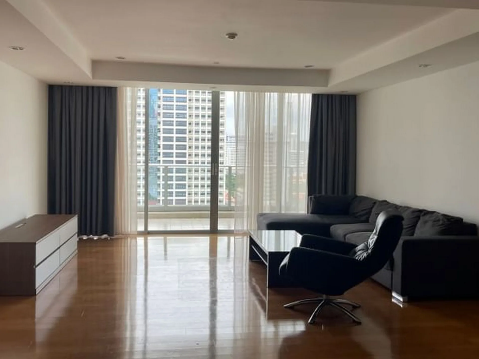 Property photos for Chamchuri Square Residence