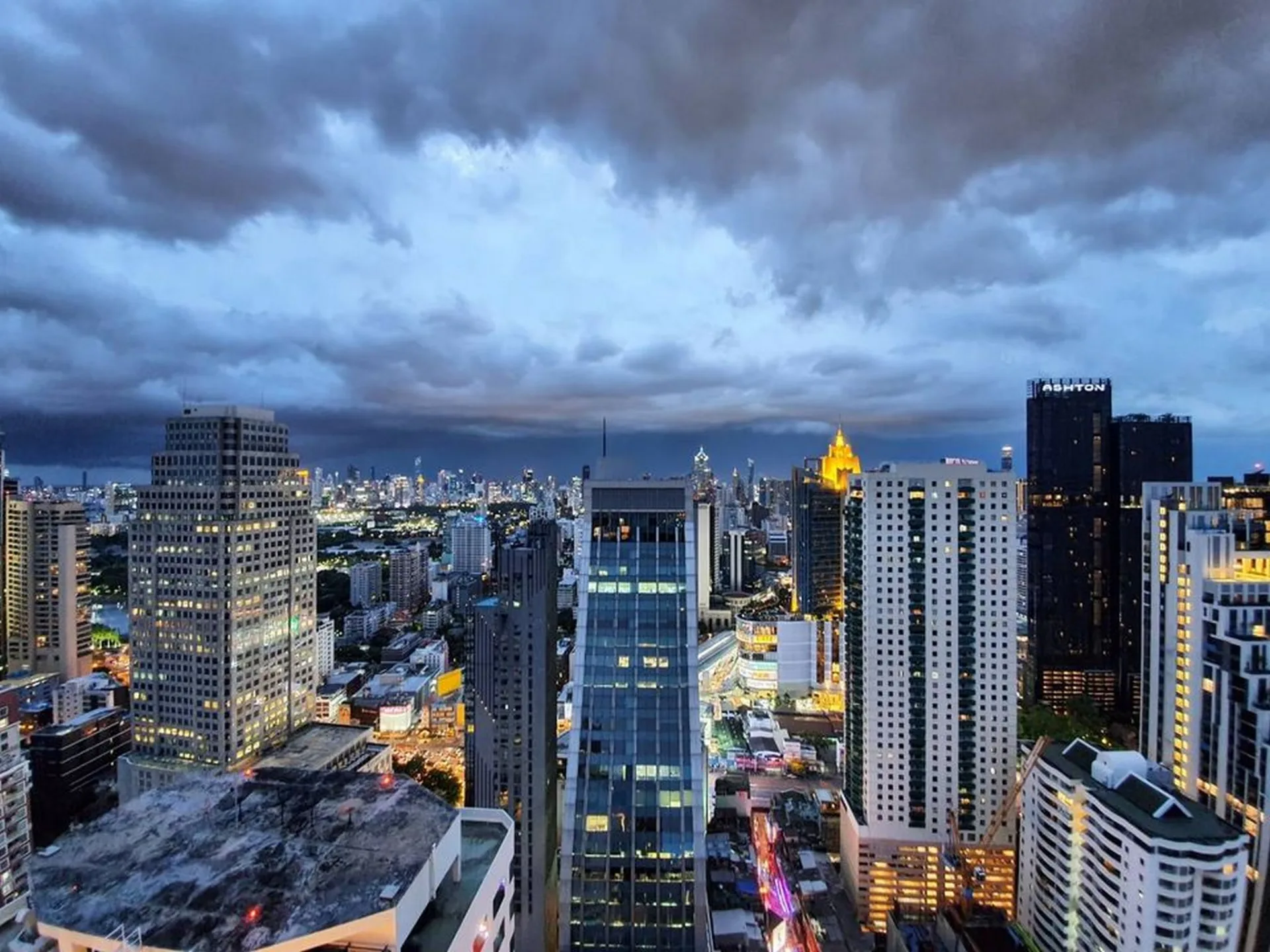 Property photos for Edge Sukhumvit 23