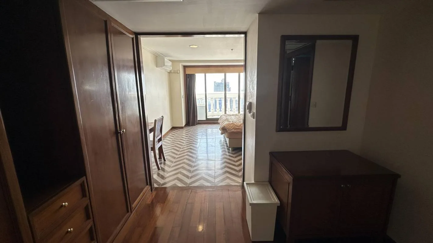 Property photos for State Tower