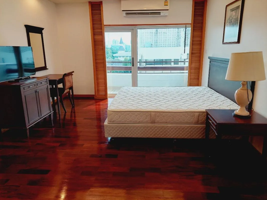 Property photos for Esmeralda Apartments