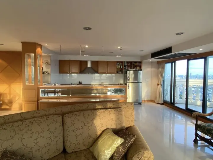 Property photos for State Tower