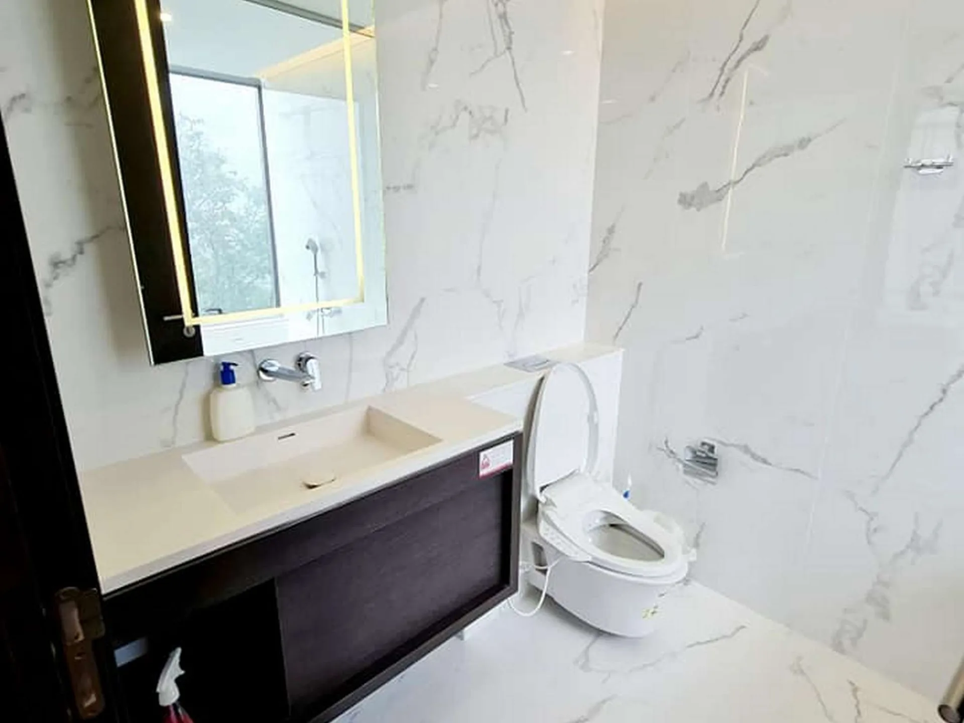 Property photos for Siamese Exclusive Queens