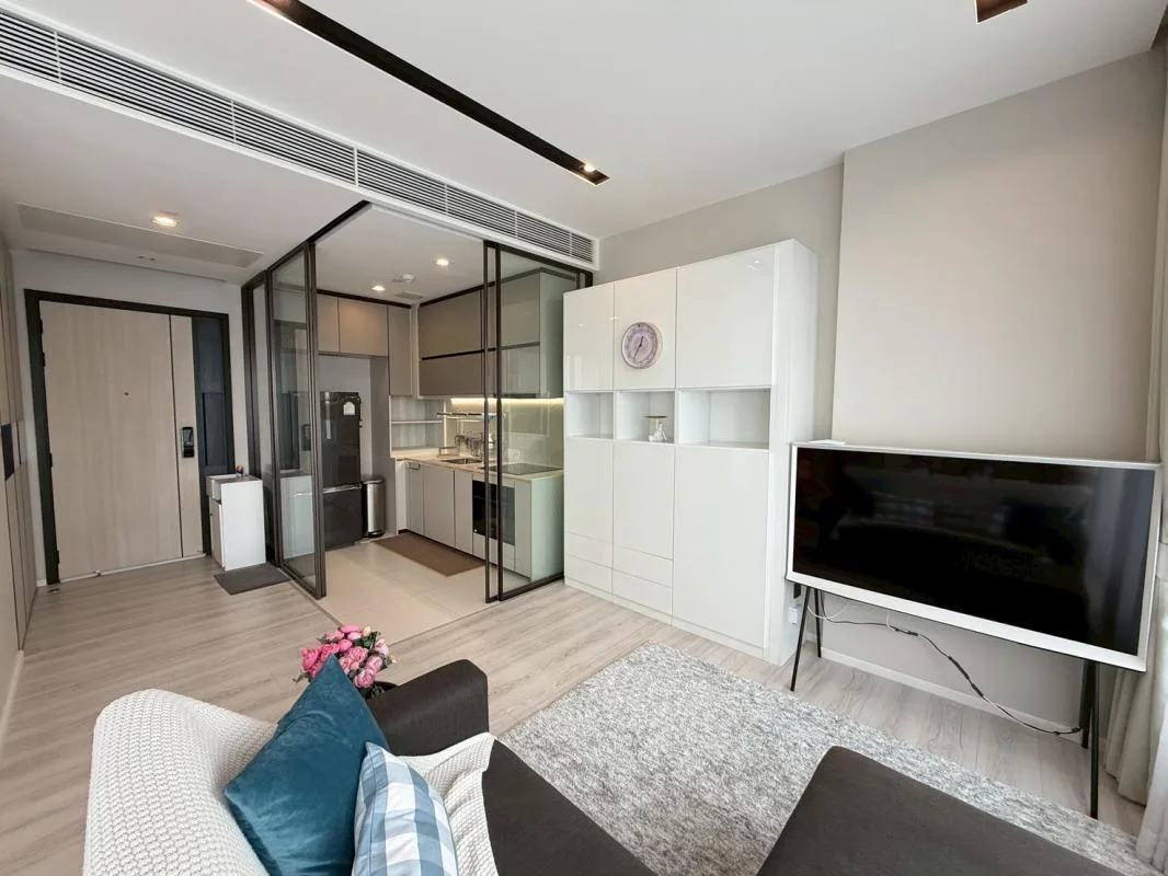 Property photos for The Room Phayathai