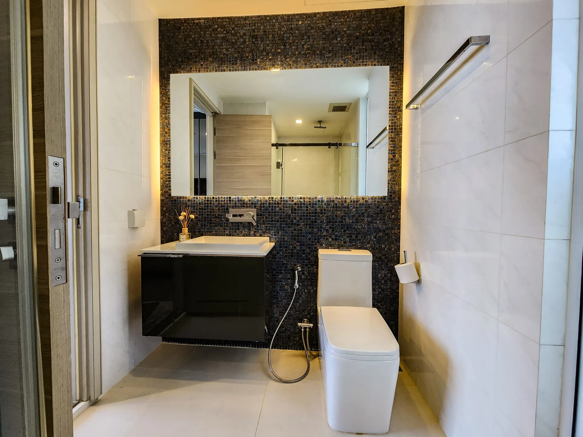 Property photos for The room Sathorn - TanonPun