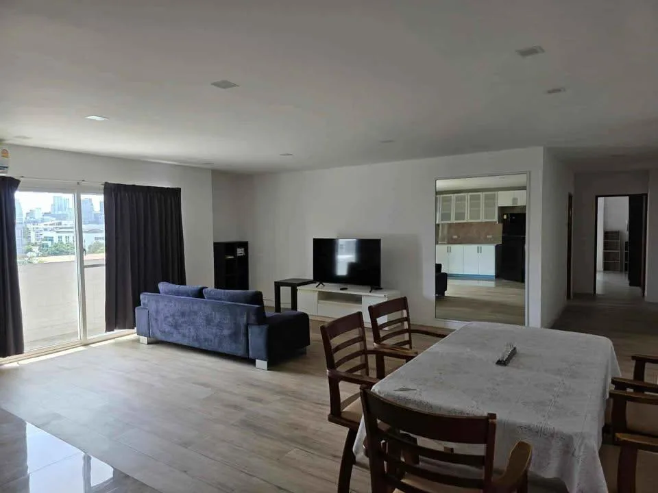 Property photos for La Maison Sukhumvit 22