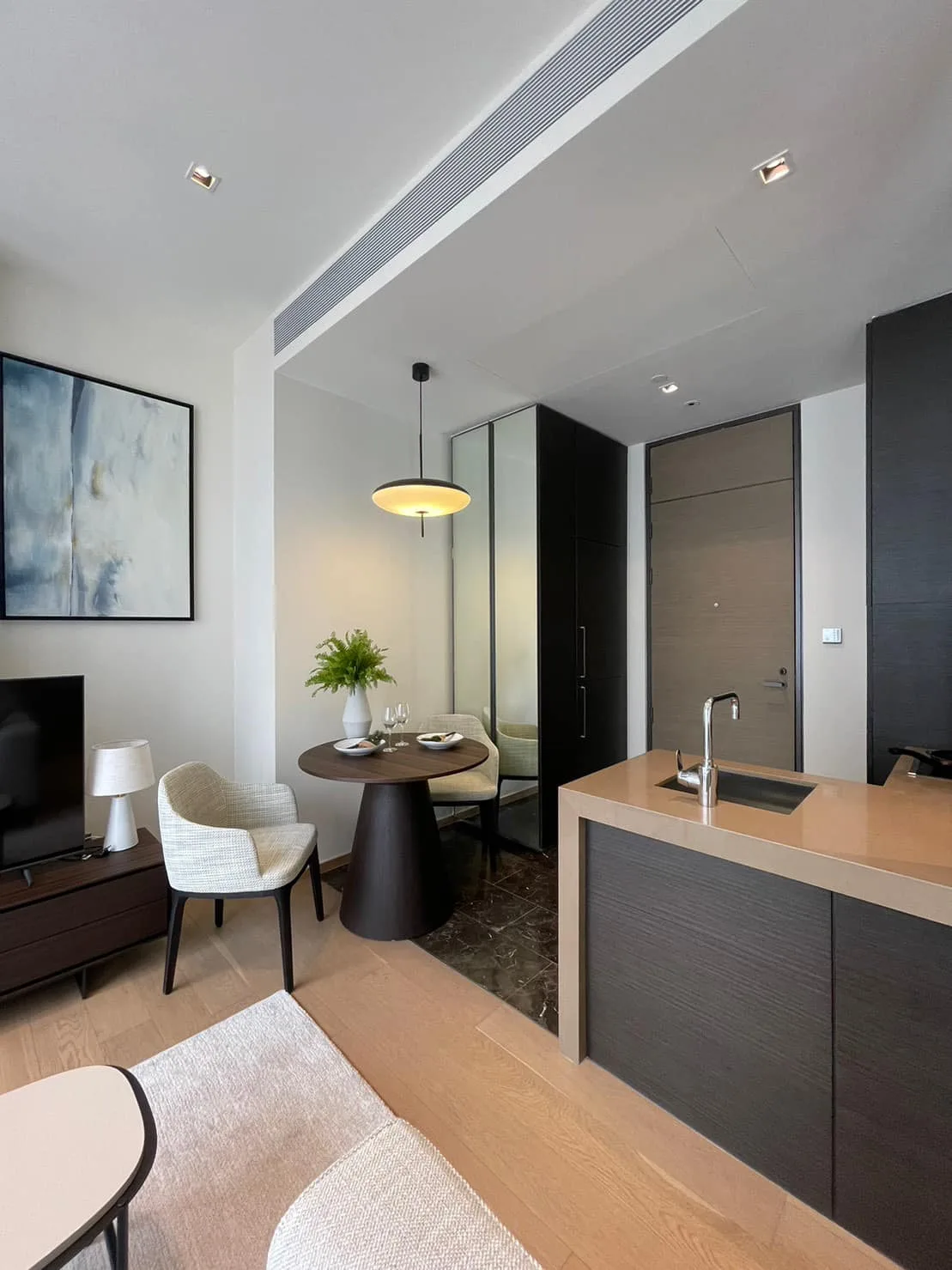 Property photos for 28 Chidlom
