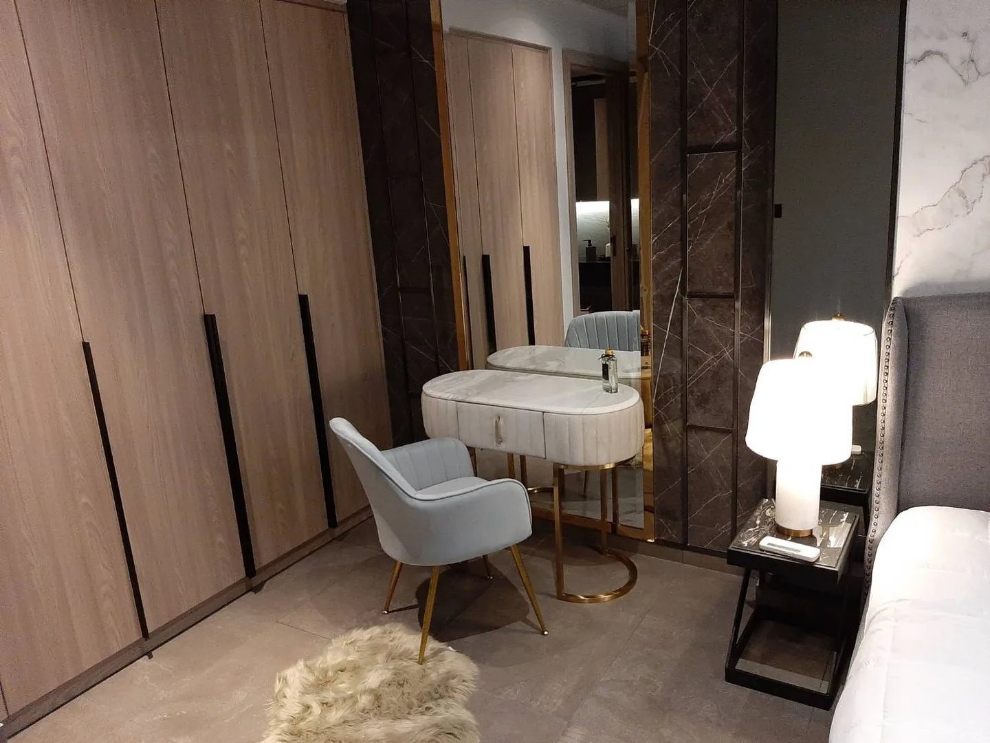 Property photos for The Lofts Asoke