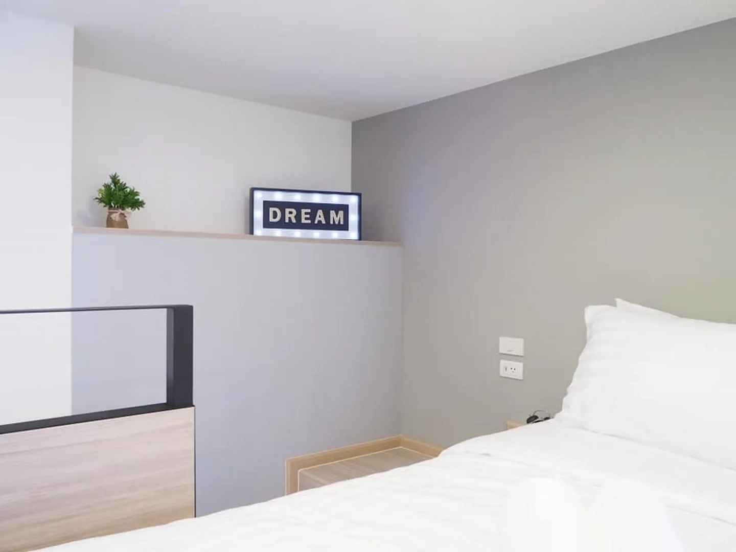 Property photos for Chewathai Residence Asoke