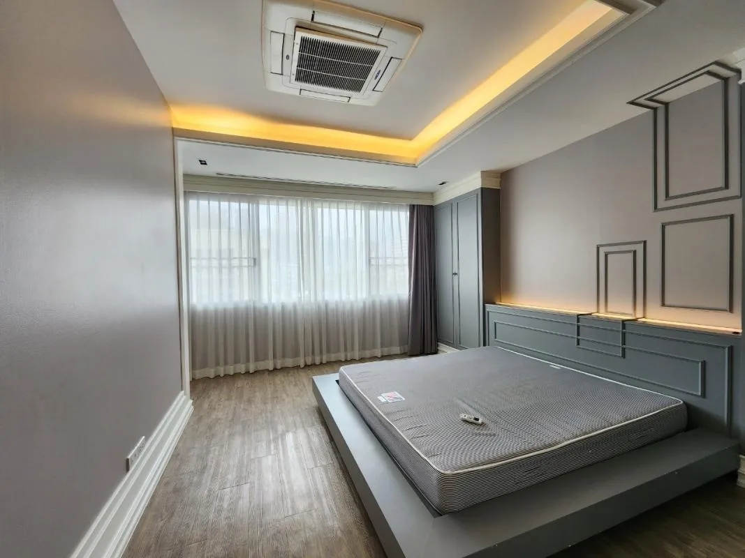 Property photos for Monet House Apartment