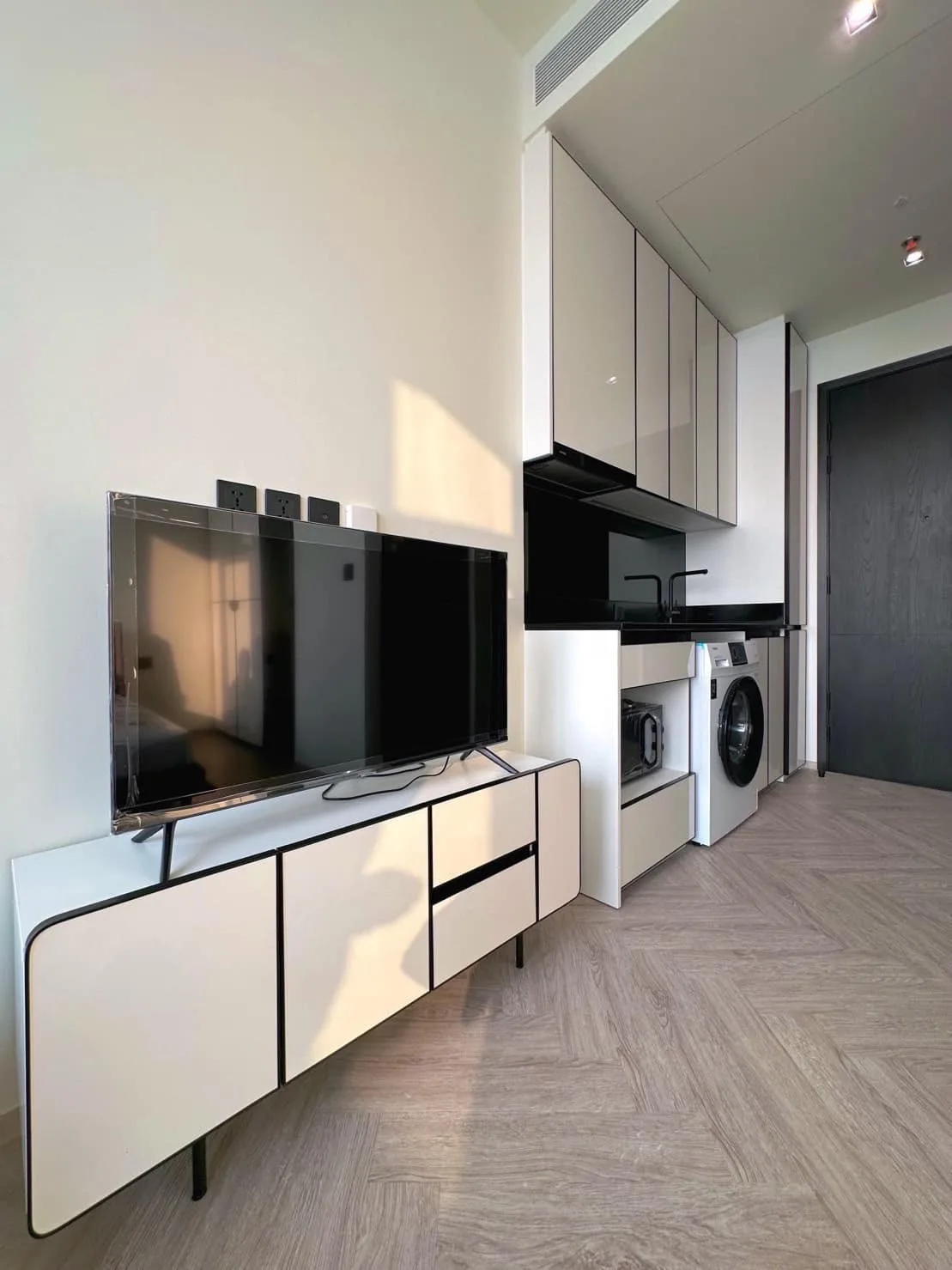 Property photos for Chapter Charoennakhorn-riverside
