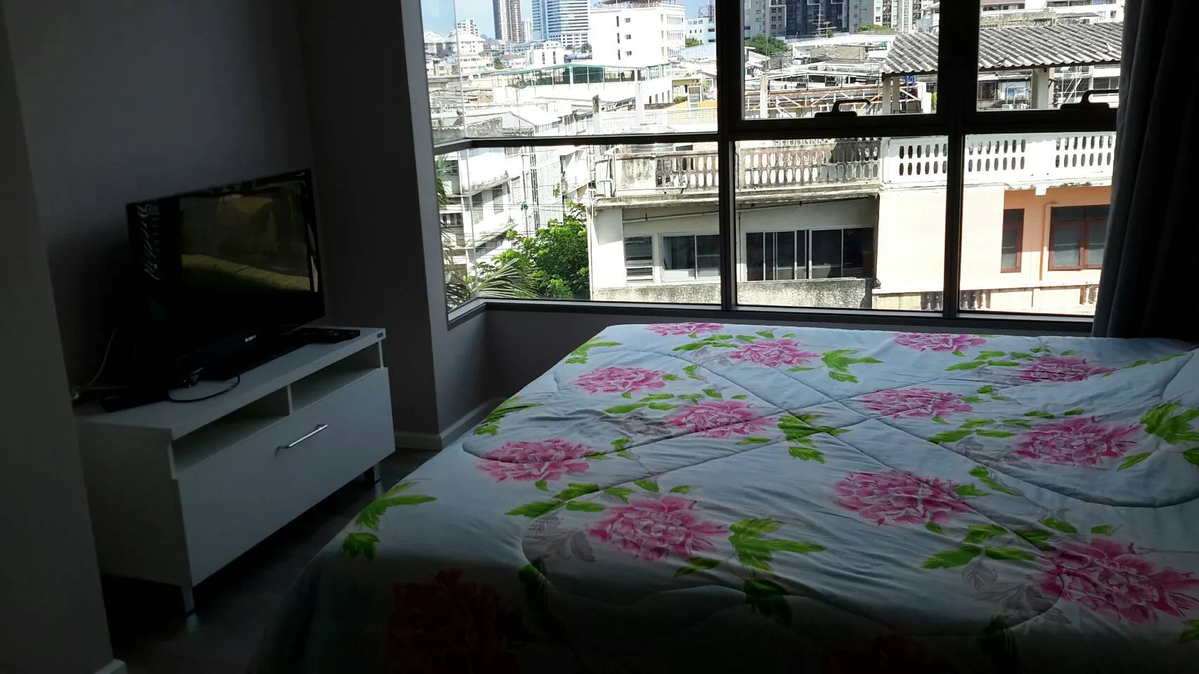Property photos for The Room Sathorn - St.Louis