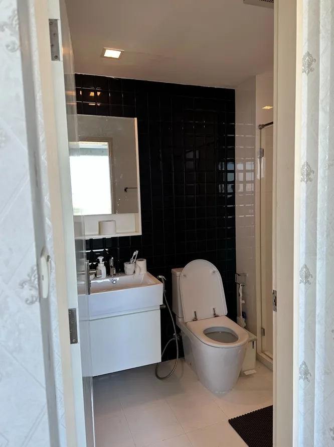 Property photos for The Room Sukhumvit 64