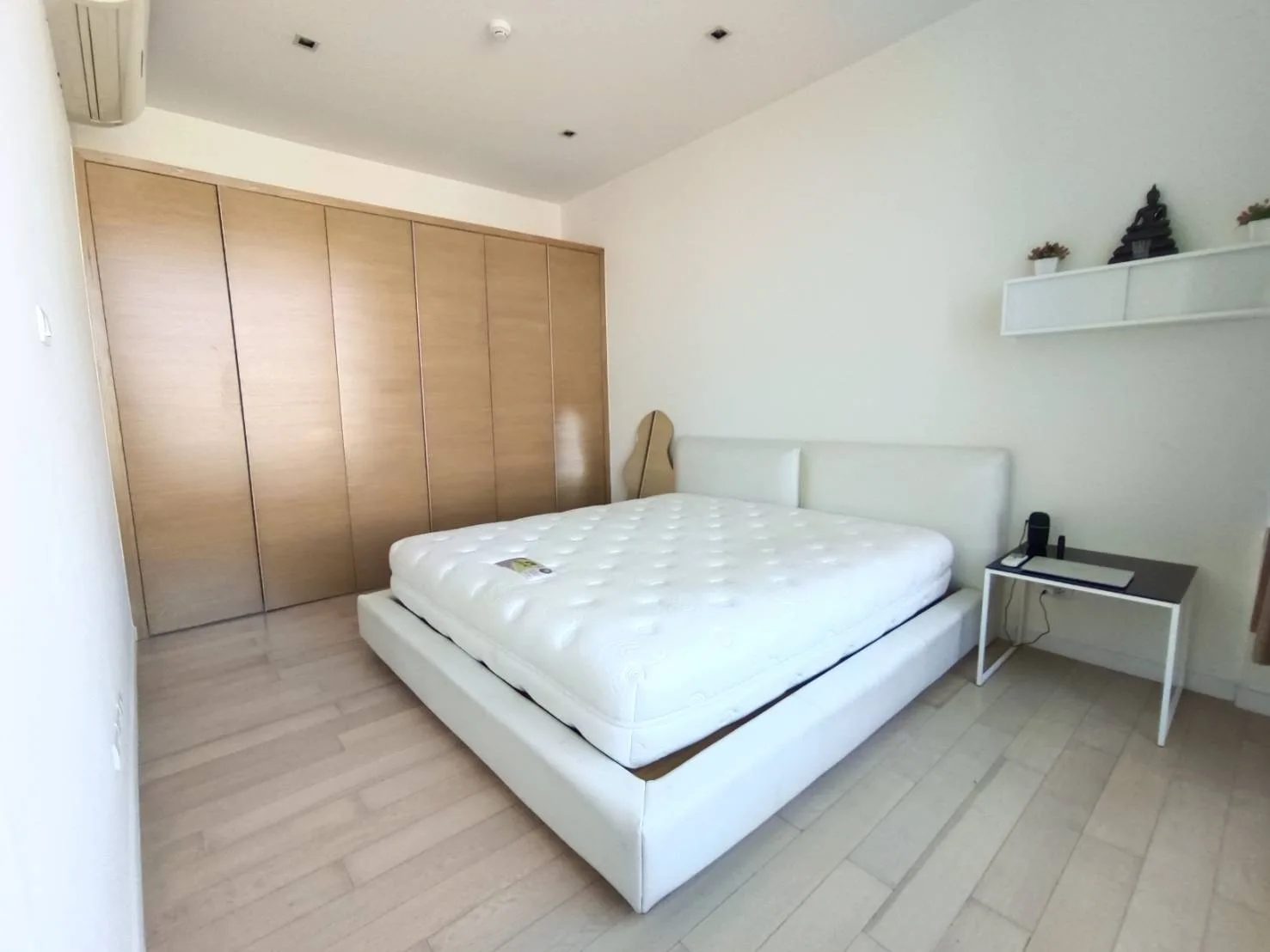 Property photos for Eight Thonglor Residence