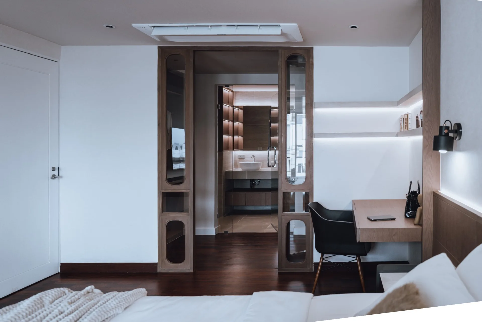 Property photos for Supreme Elegance
