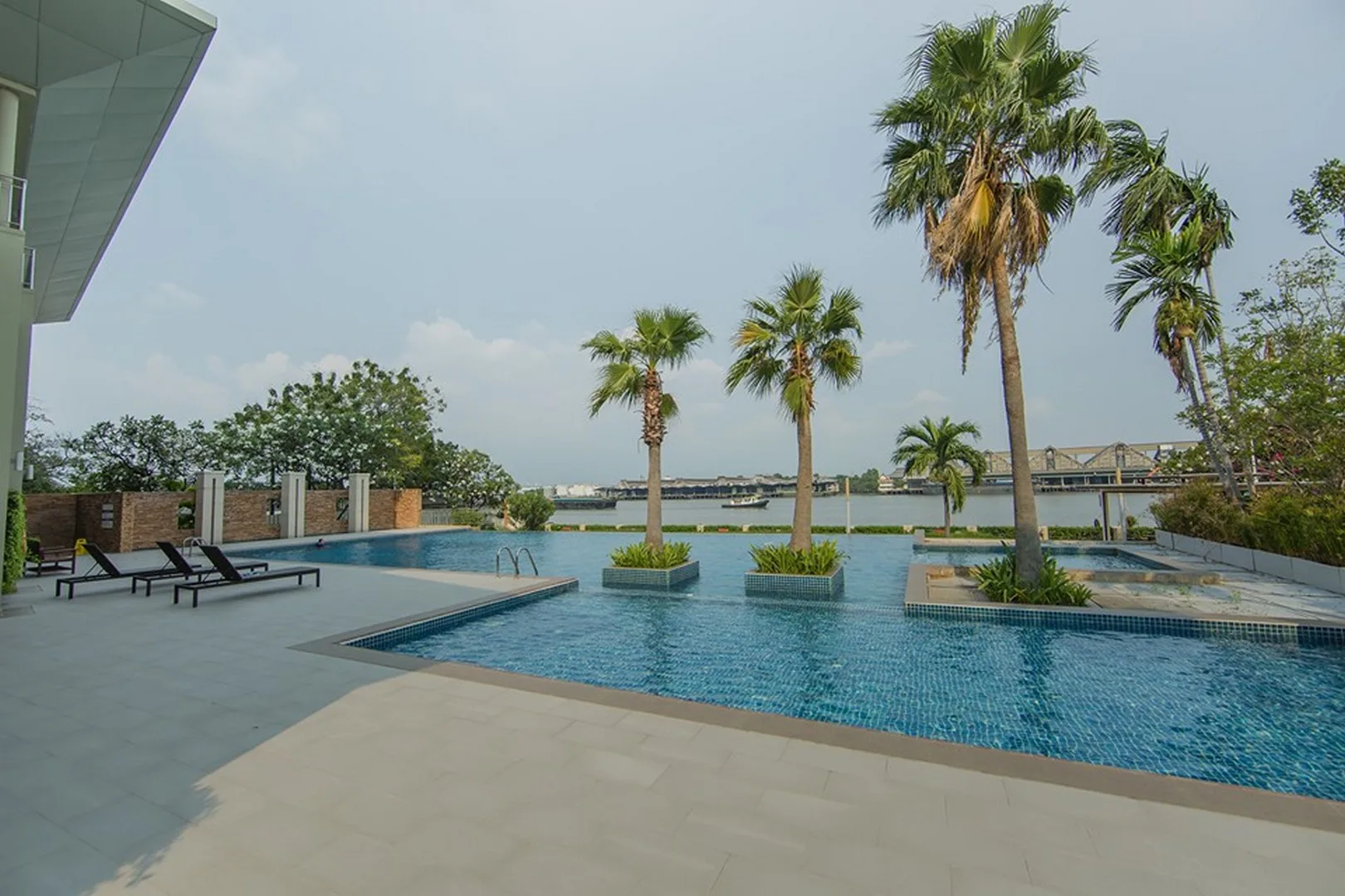 Property photos for Lumpini Place Narathiwas - Chaopraya