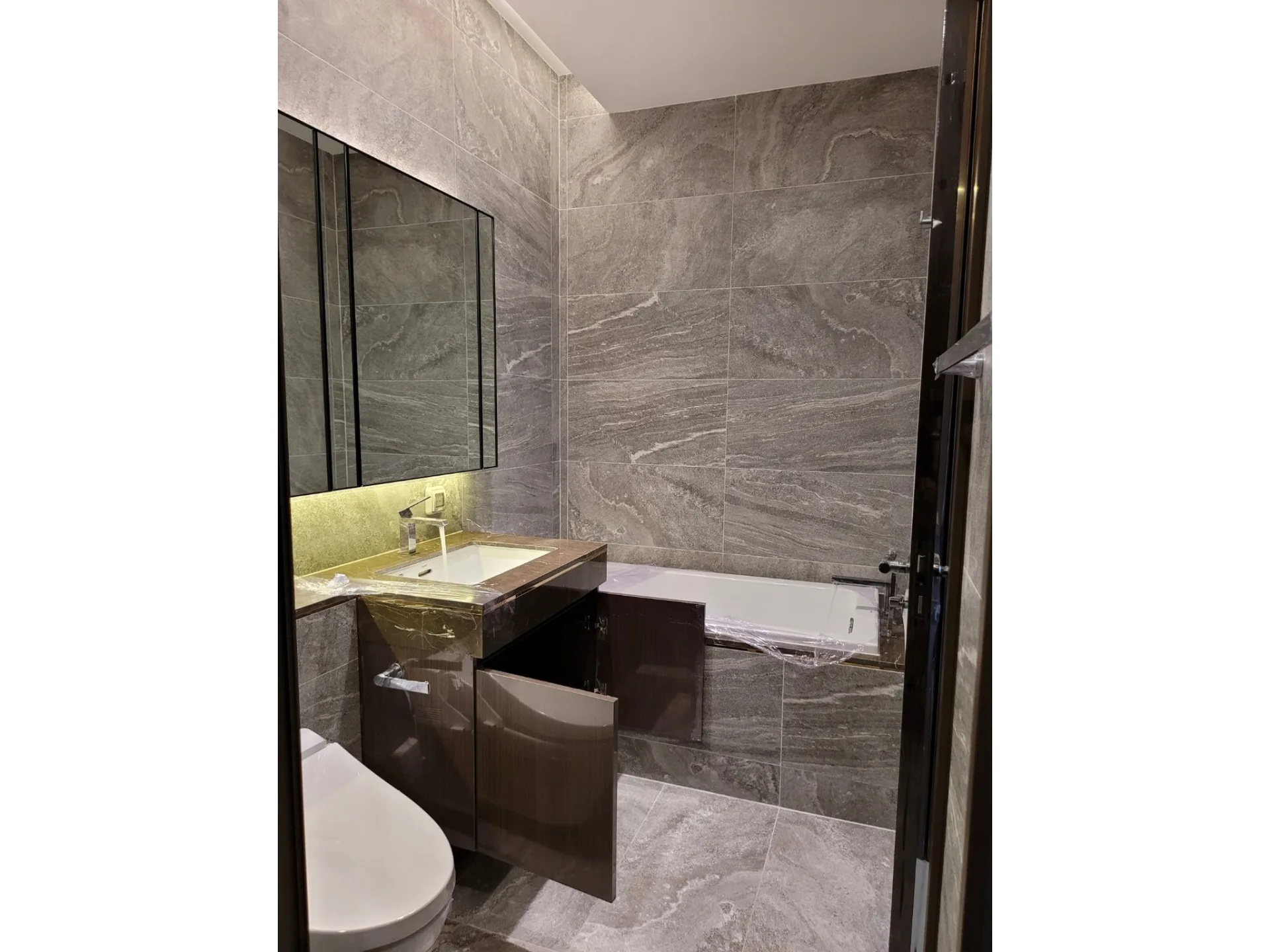 Property photos for The Esse Sukhumvit 36