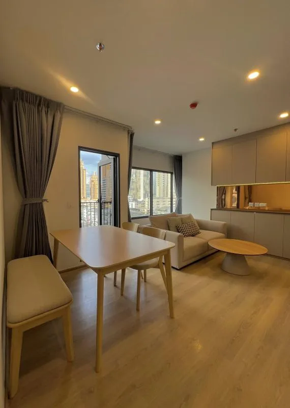 Property photos for Life Rama 4 - Asoke