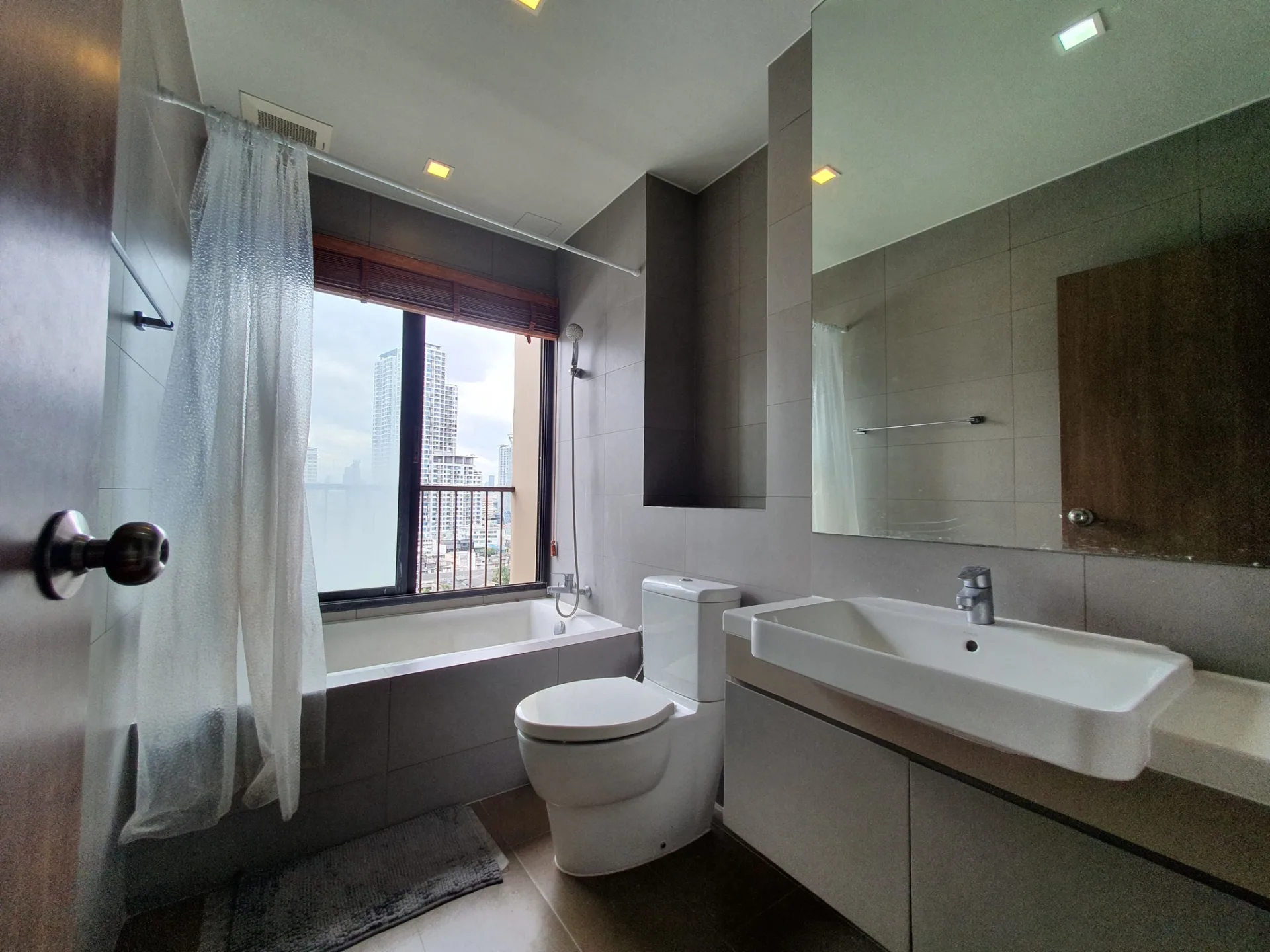 Property photos for Noble Revent