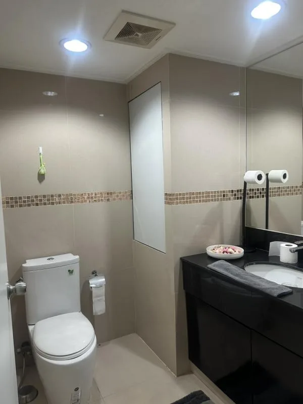 Property photos for Lake Avenue 16