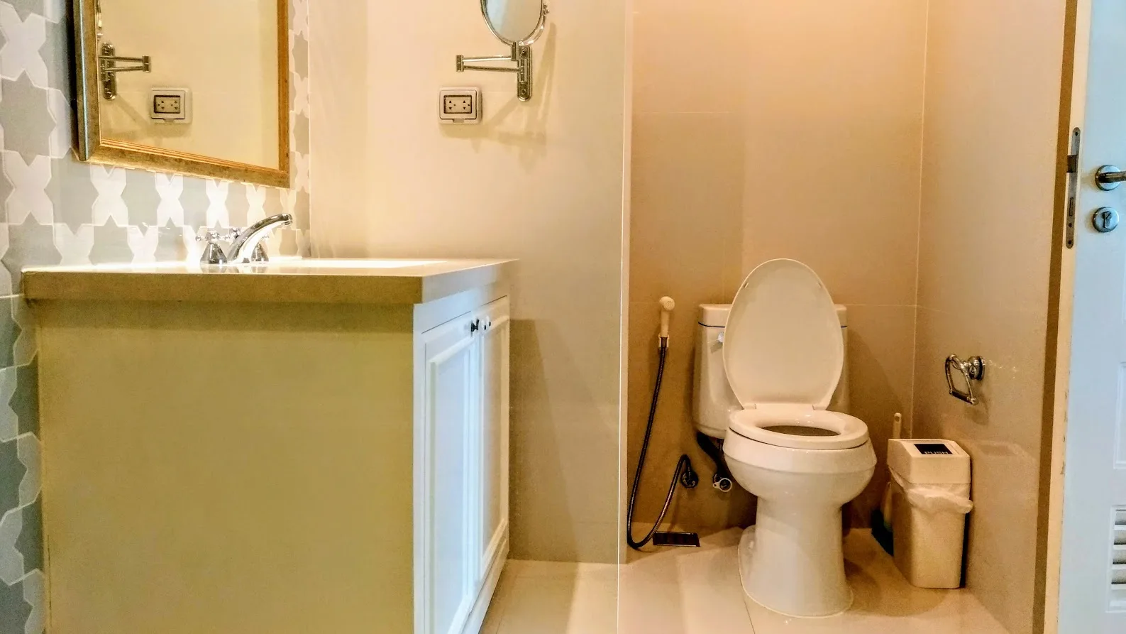 Property photos for Aguston Sukhumvit 22