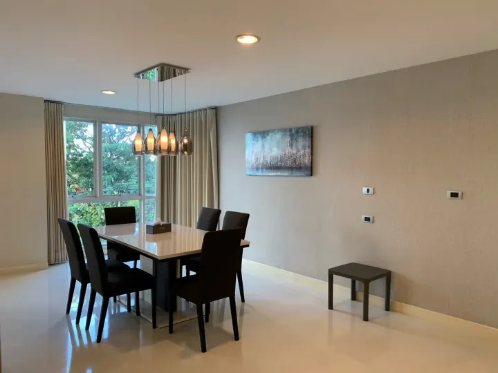 Property photos for The Crest Sukhumvit 24