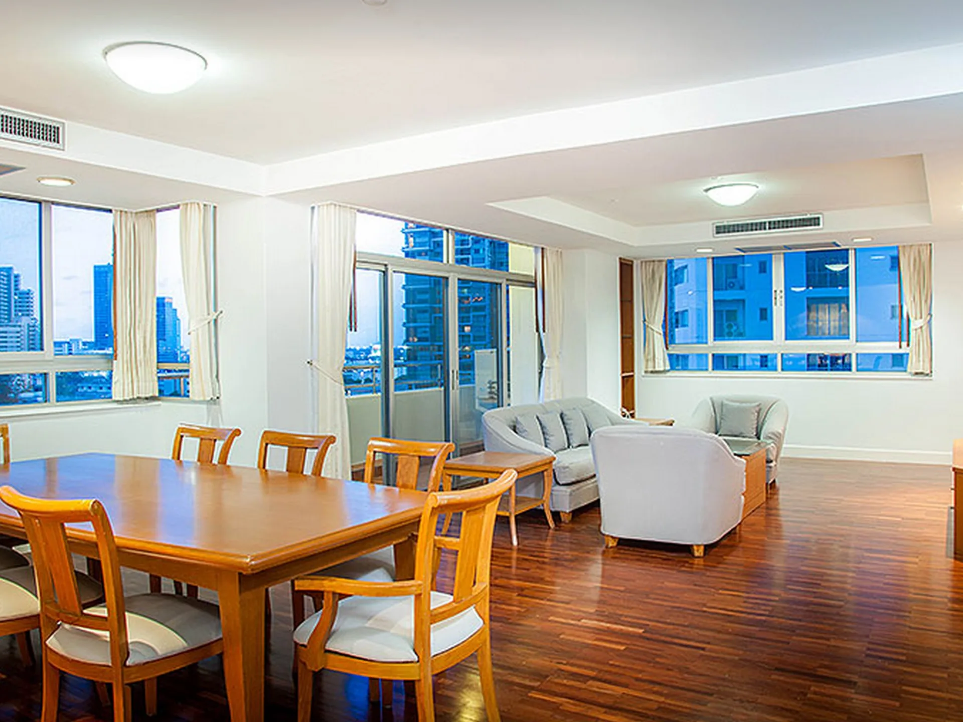 Property photos for Krungthep Thani Tower