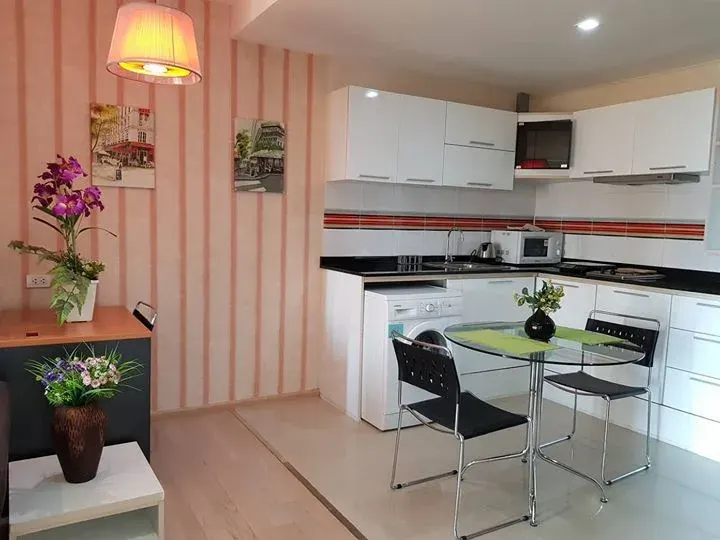 Property photos for Noble Remix