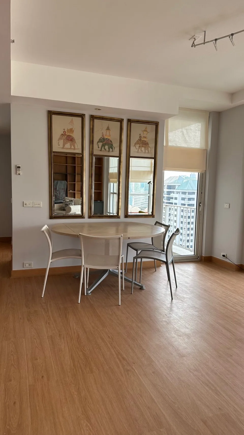 Property photos for Langsuan Ville