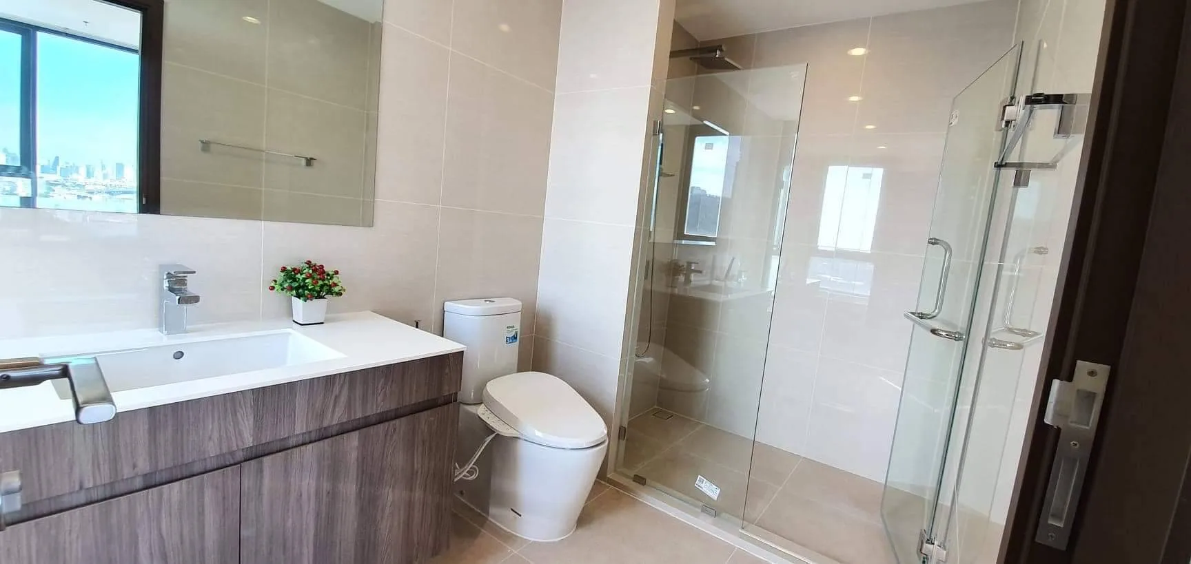 Property photos for IDEO Mobi Sukhumvit 66