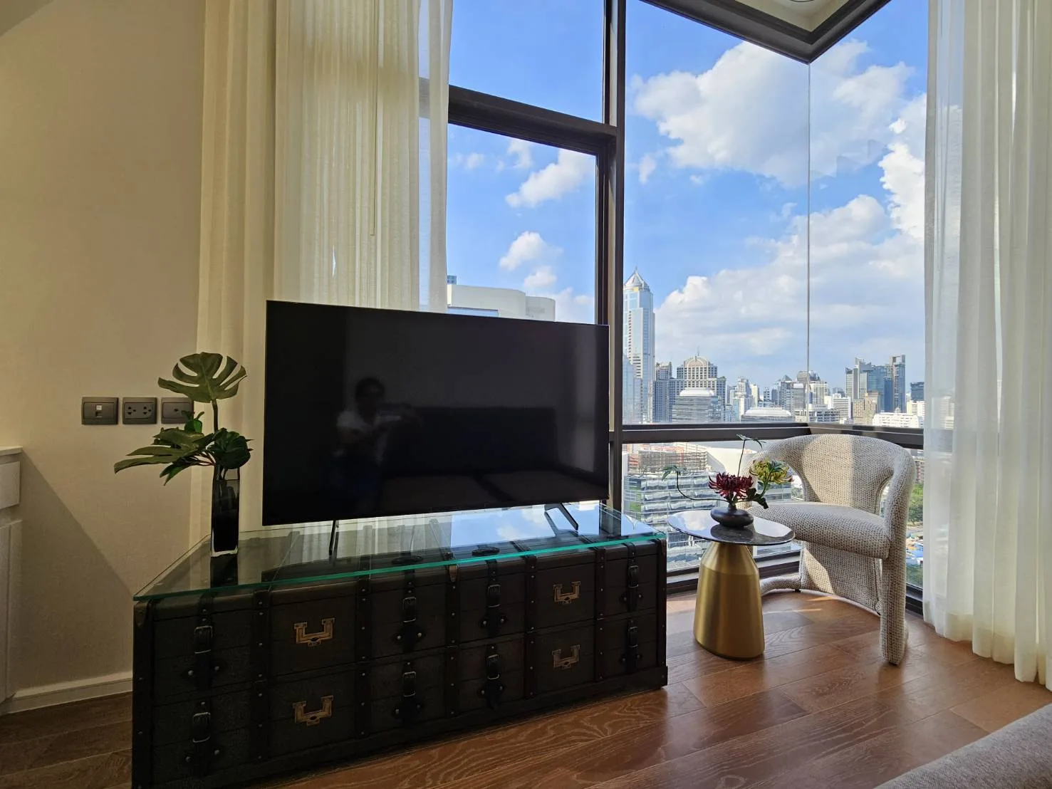 Property photos for Muniq Langsuan