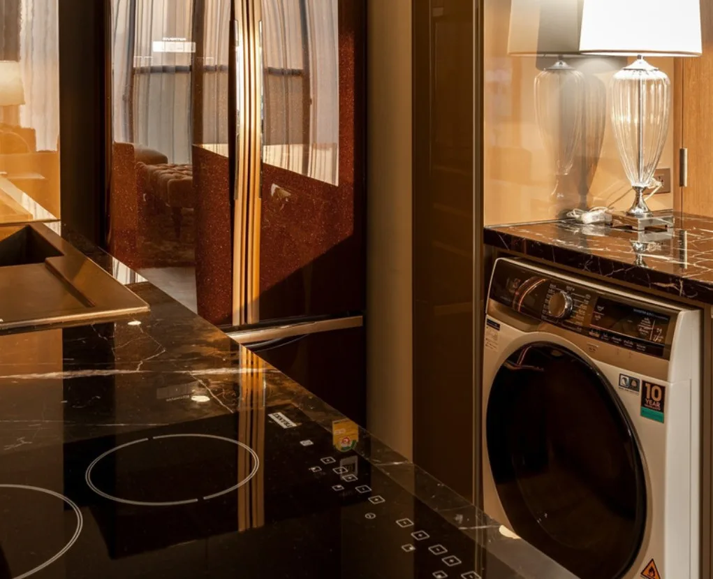 Property photos for Siamese Exclusive Queens
