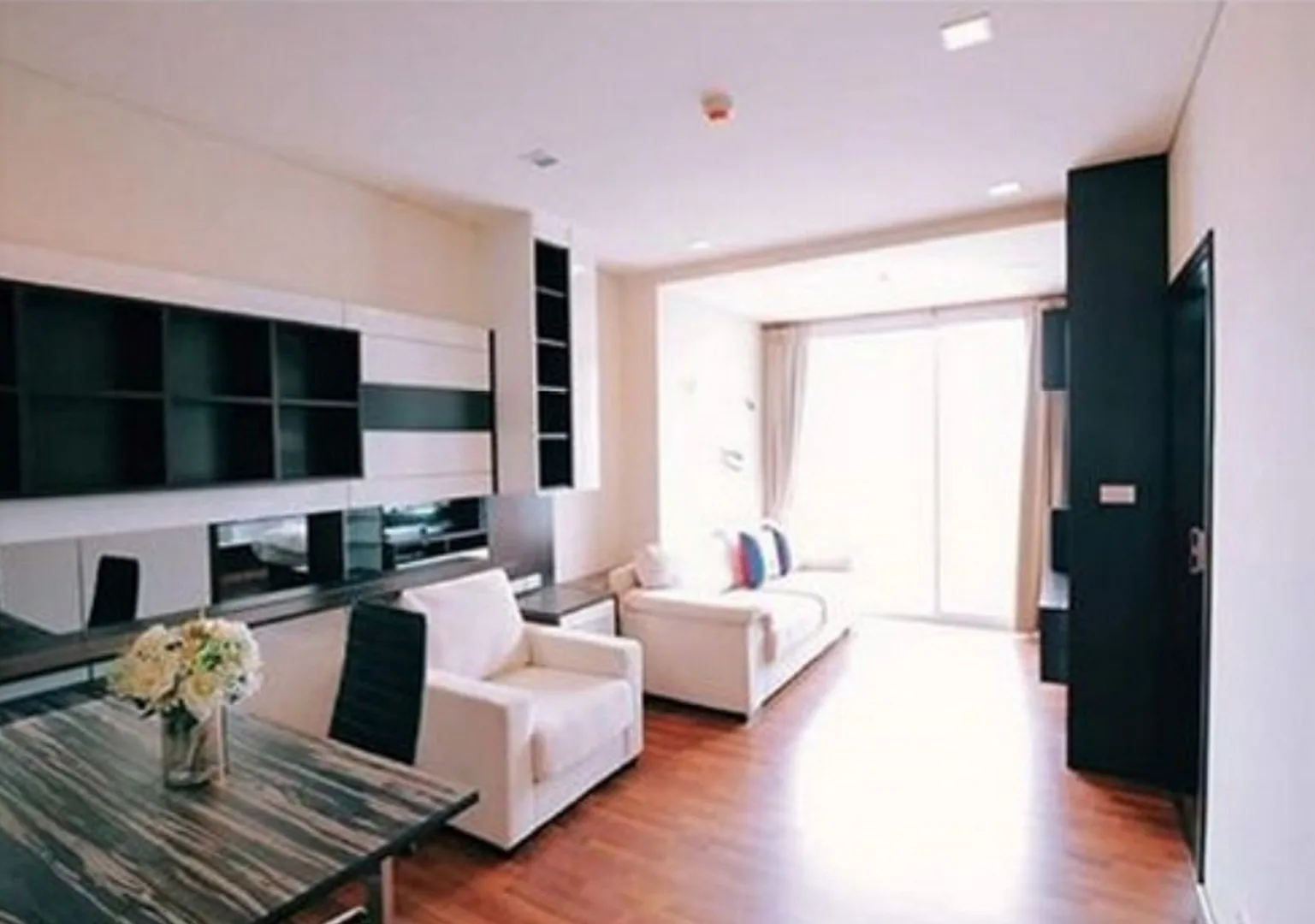 Property photos for Le Luk