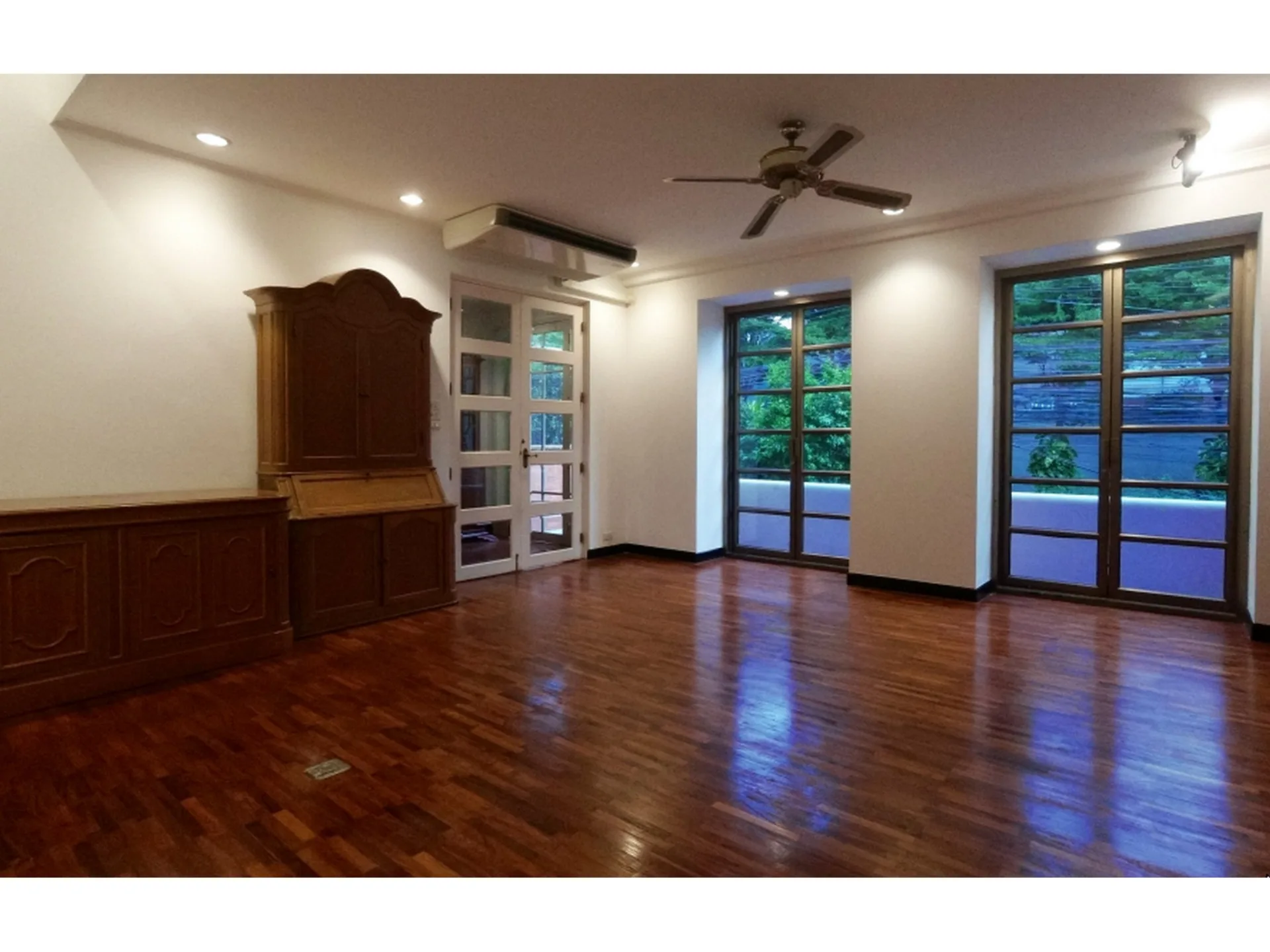 Property photos for Single House Soi Ruamrudee
