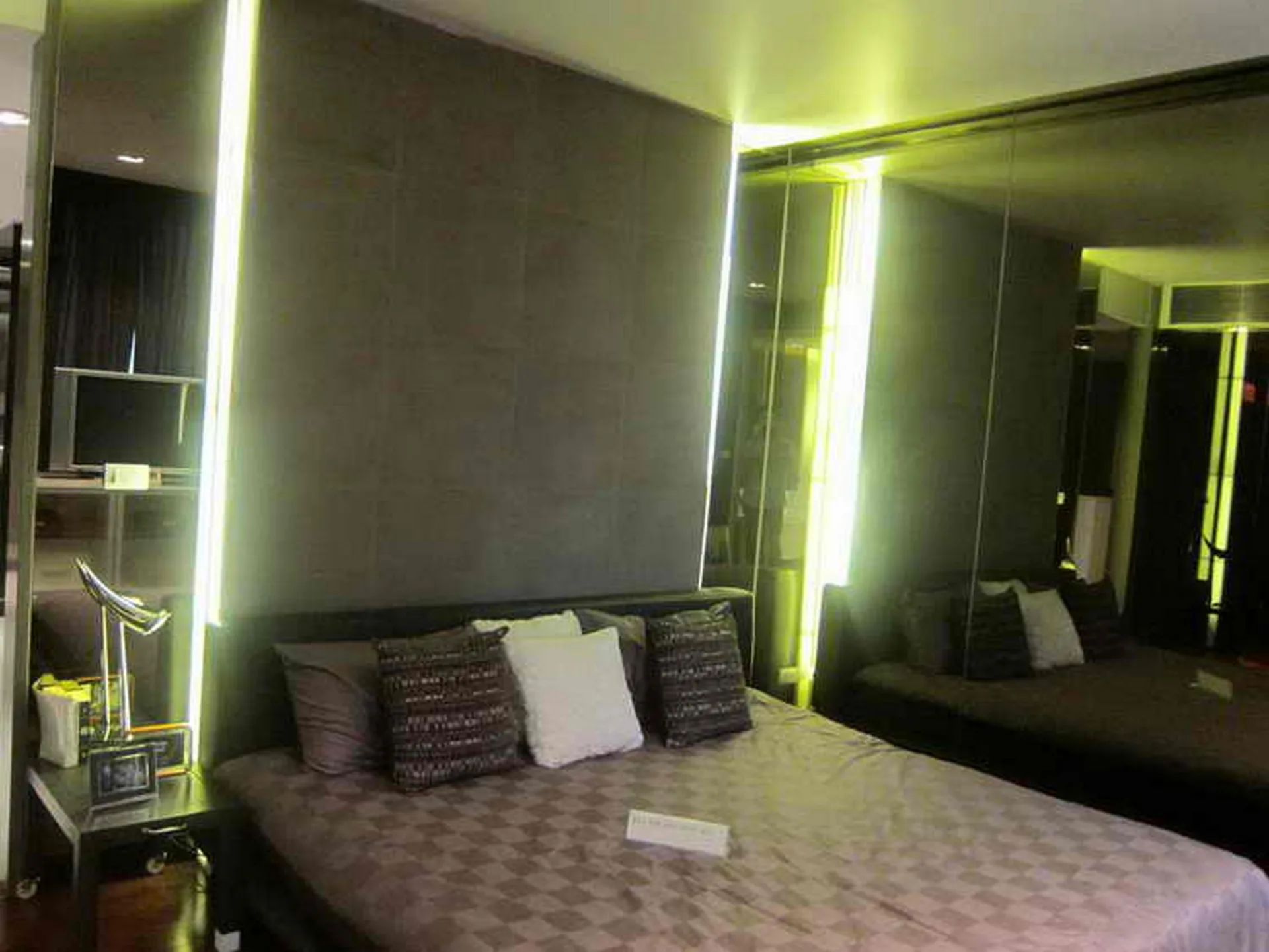 Property photos for MANHATTAN CHIDLOM