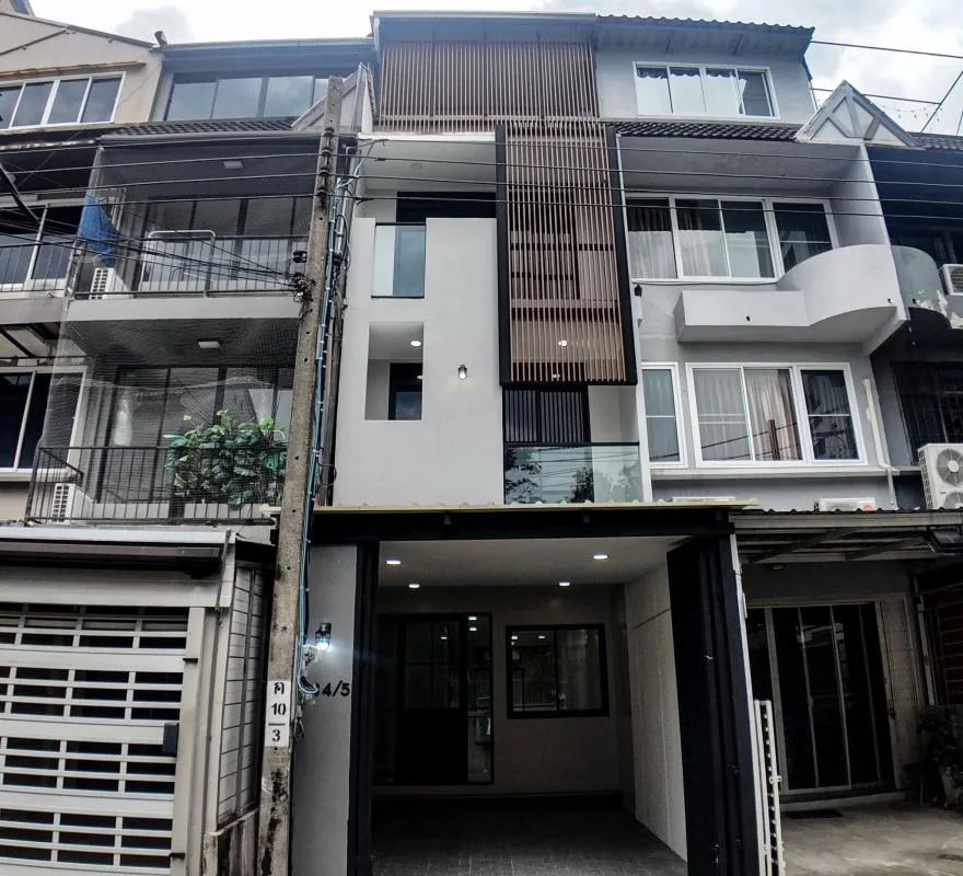 Property photos for Townhouse Soi Chaiyaphruek