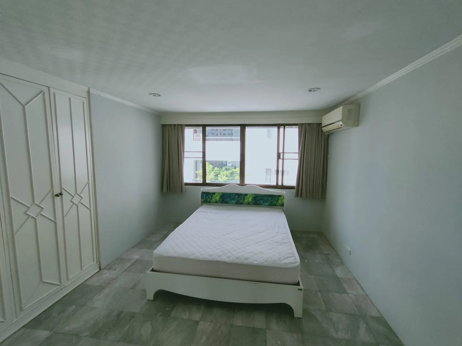 Property photos for Beverly Tower Condo