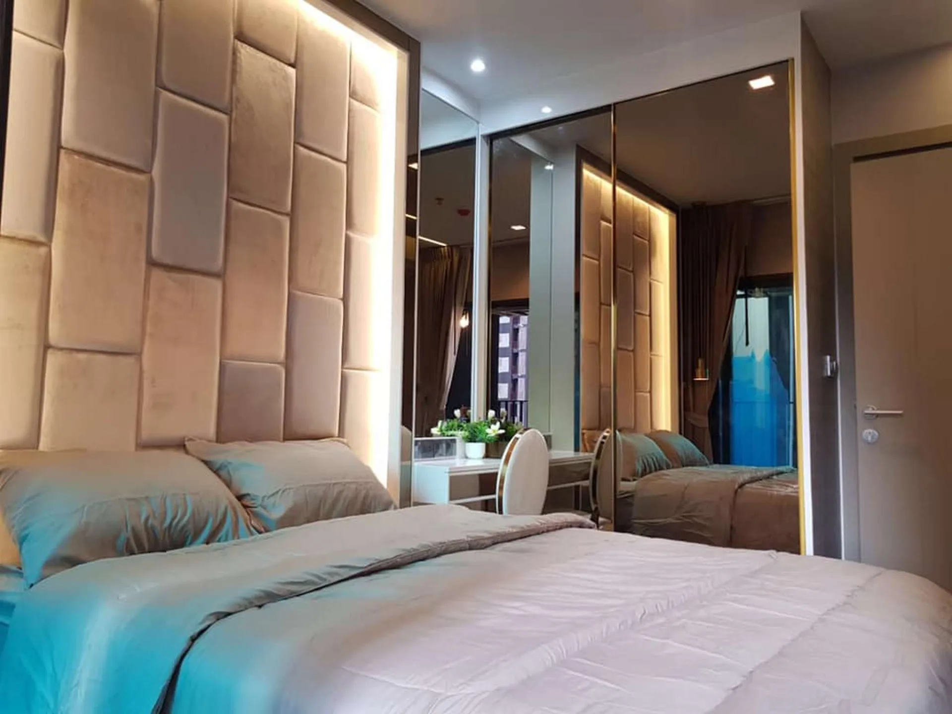 Property photos for LIFE Asoke - Rama 9