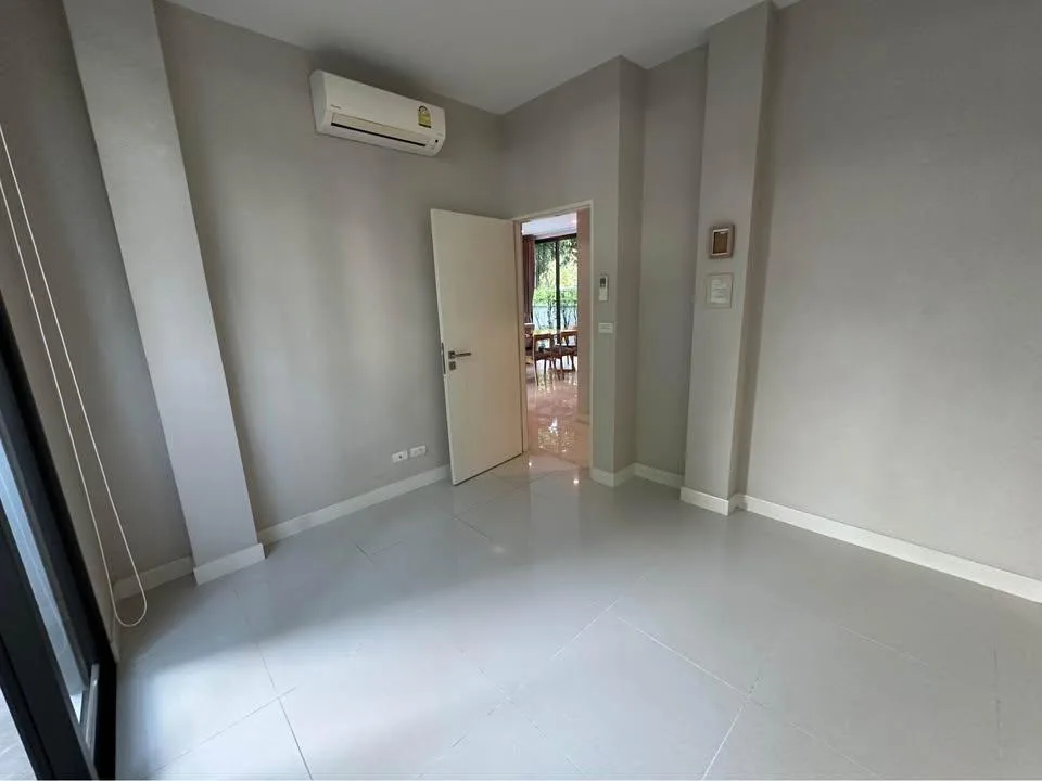 Property photos for Baan Klang Muang Classe Ekkamai-ramintra